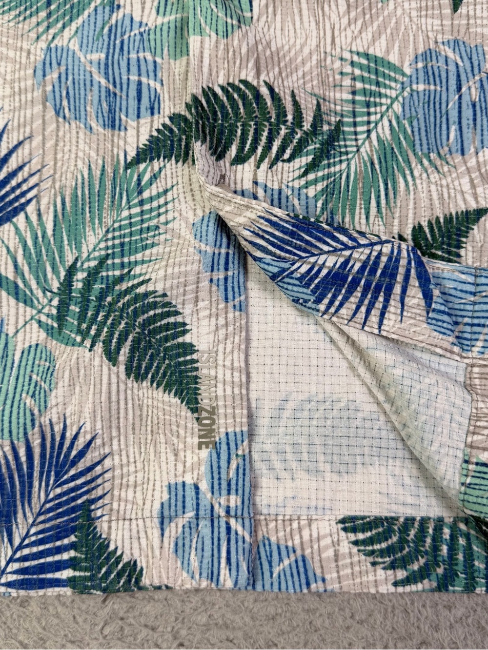 Tommy Bahama The Bahama Coast Shirt Medium Gray Button Islandzone Tropical - Picture 8 of 10